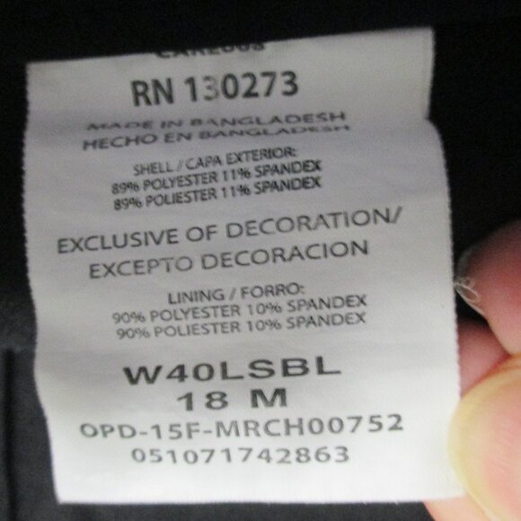 Riders by Lee black skort with pockets, zip up, some stretch size 18 - Picture 2 of 7